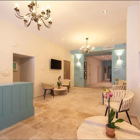 Botanica Hotell 3*