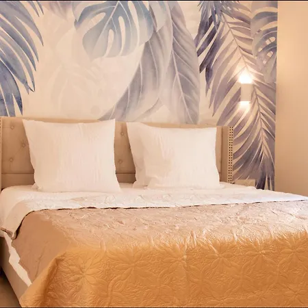 Botanica Hotell 3*